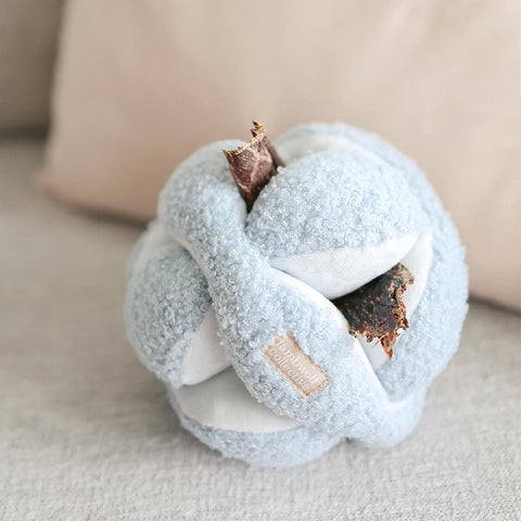 Lambwolf Collective MONTI Crinkly + Squeaky Snuffle Ball – Blue