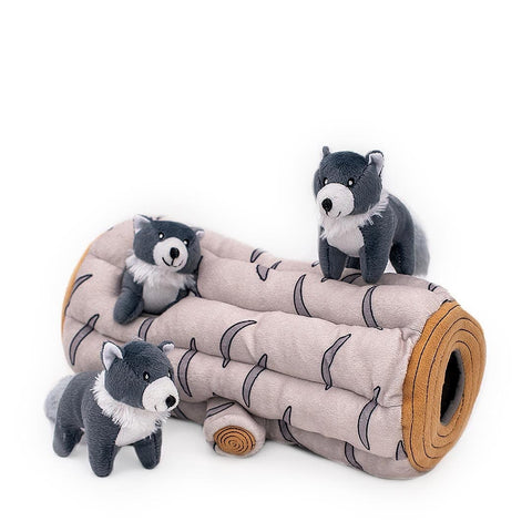 ZippyPaws Zippy Burrow Arctic Wolf Log – interactief snuffel- en verstopspeelgoed voor honden, pluche boomstam met drie losse, piepende grijze arctische wolven