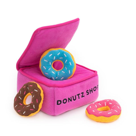 ZippyPaws Zippy Burrow – Donutz Box – interactief snuffel- en verstopspeelgoed voor honden, pluche roze donutdoos met drie piepende Donutz-Miniz in blauw, roze en bruin met glazuur en sprinkles