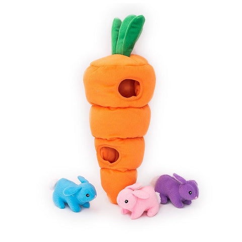 ZippyPaws Easter Burrow Carrot and Bunny’s – interactief snuffel- en paas-verstopspeelgoed voor honden, pluche wortel met drie piepende konijntjes (blauw, roze, paars)