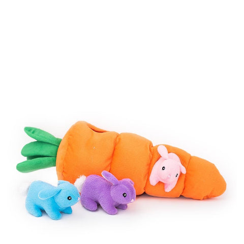 ZippyPaws Easter Burrow Carrot and Bunny’s – interactief snuffel- en paas-verstopspeelgoed voor honden, pluche wortel met drie piepende konijntjes (blauw, roze, paars)