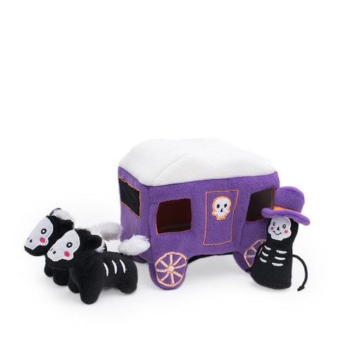 ZippyPaws Halloween Burrow Haunted Carriage – interactief Halloween verstopspeelgoed voor honden, pluche paarse spookkoets met twee piepende skeletpaardjes en een koetsier
