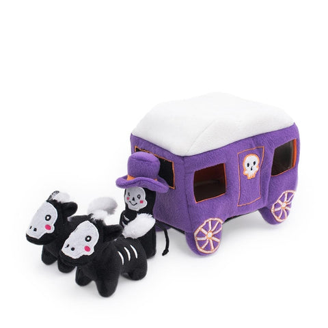 ZippyPaws Halloween Burrow Haunted Carriage – interactief Halloween verstopspeelgoed voor honden, pluche paarse spookkoets met twee piepende skeletpaardjes en een koetsier
