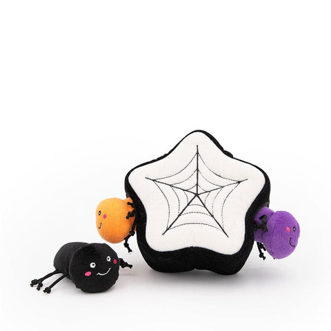 ZippyPaws Halloween Burrow Spider Web – interactief Halloween verstopspeelgoed voor honden, pluche zwart-wit spinnenweb met geborduurd web en drie piepende spinnen in zwart, oranje en paars