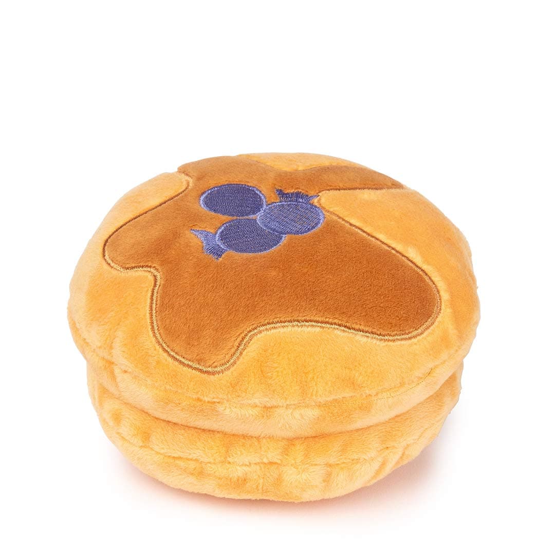 FuzzYard Perfect Match Dog’s Breakfast – pluche hondenspeeltje in de vorm van een pannenkoek met blauwe bessen