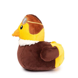 FuzzYard Waddle Squad-dle Amelia Quackhart – pluche hondenspeeltje in de vorm van een gele eend verkleed als piloot, met vintage bruine vliegjas, witte bontkraag en pilotenbril, knuffelspeelgoed voor honden