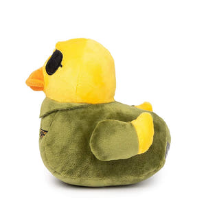 FuzzYard Waddle Squad-dle Goose – pluche hondenspeeltje in de vorm van een gele badeend, verkleed als piloot met een groene jas, zwarte zonnebril en een ster-embleem, knuffelspeelgoed voor honden