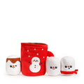 HugSmart Happy Woofmas Hot Chocolate – close-up van de pluchen mok met knispergeluid en losse piepende marshmallow speeltjes