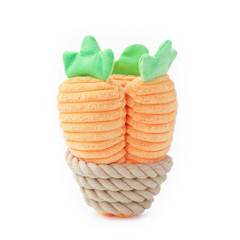 HugSmart Puppy Garden Carrot Bunch – achterkant productfoto – interactief hondenspeelgoed met drie piepende pluche wortels en gevlochten touw