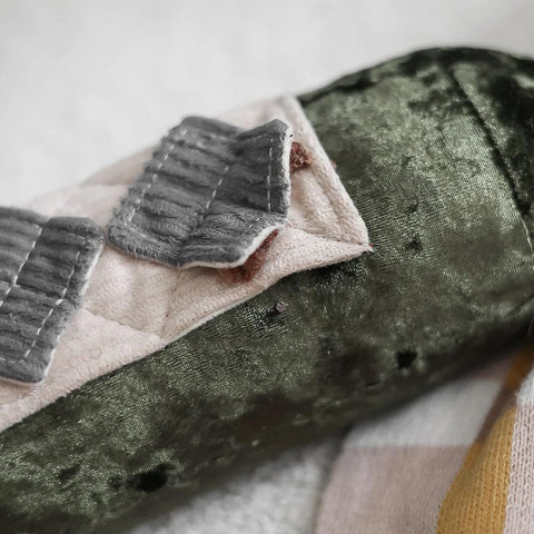 Lambwolf Collective Merlot – Snuffle + Squeaky