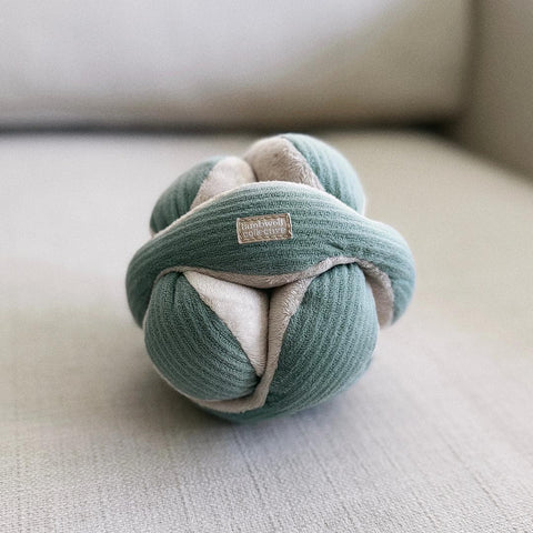 Lambwolf Collective MONTI Crinkly + Squeaky Snuffle Ball – Mint