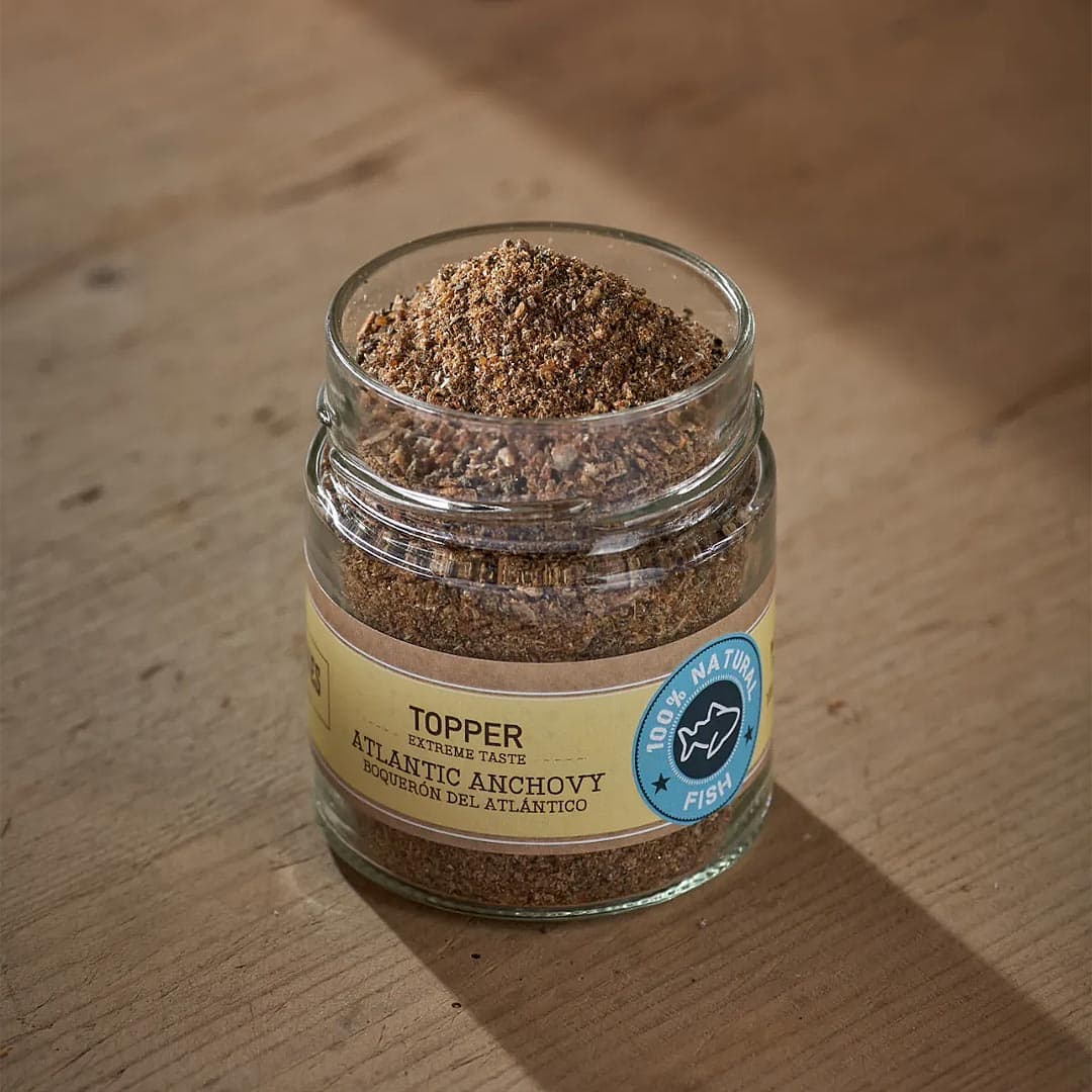 Mr. Bones Topper – Atlantische Ansjovis: 100% natuurlijke maaltijdverrijker voor honden, rijk aan omega-3 vetzuren en eiwitten in glazen potje met houten lepeltje