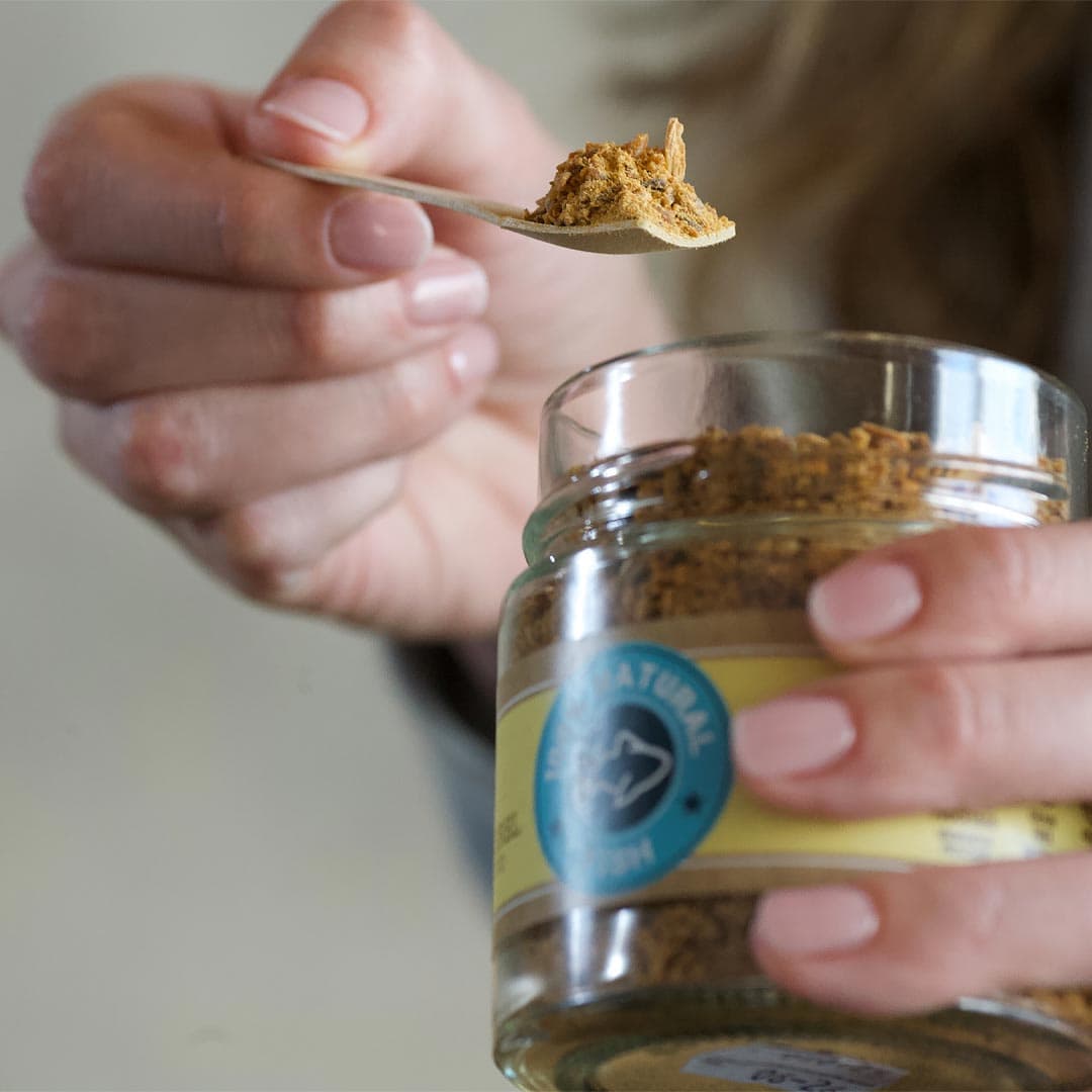 Mr. Bones Topper – Atlantische Makreel – glazen potje met houten lepeltje, smakelijke en gezonde toevoeging voor hondenmaaltijden