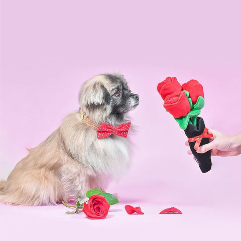 ZippyPaws Valentine's - Bouquet of Roses - Puppy Village.nl